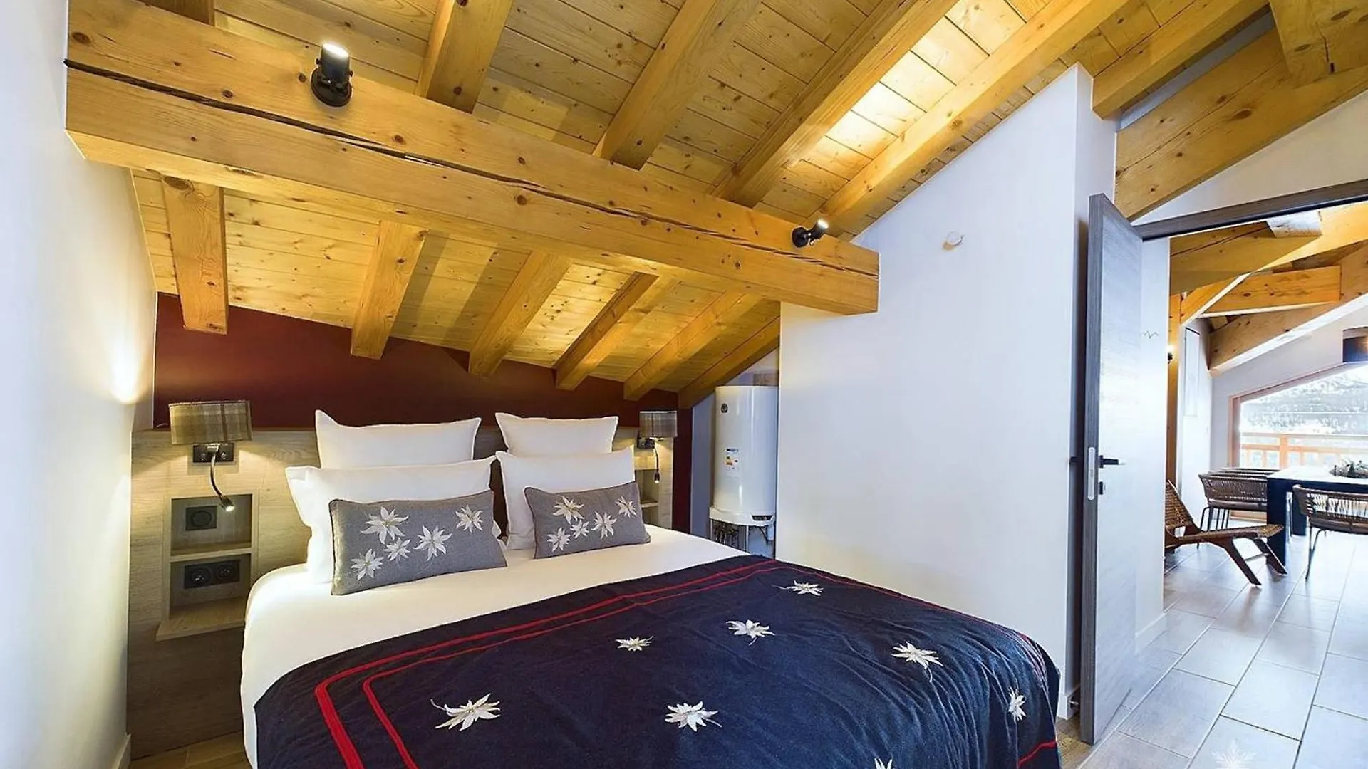 Appartement De Luxe 8 Pers. Avec Cheminee, Parking, Proche Pistes Et Commerces - Fr-1-398-683 Montvalezan 0*,